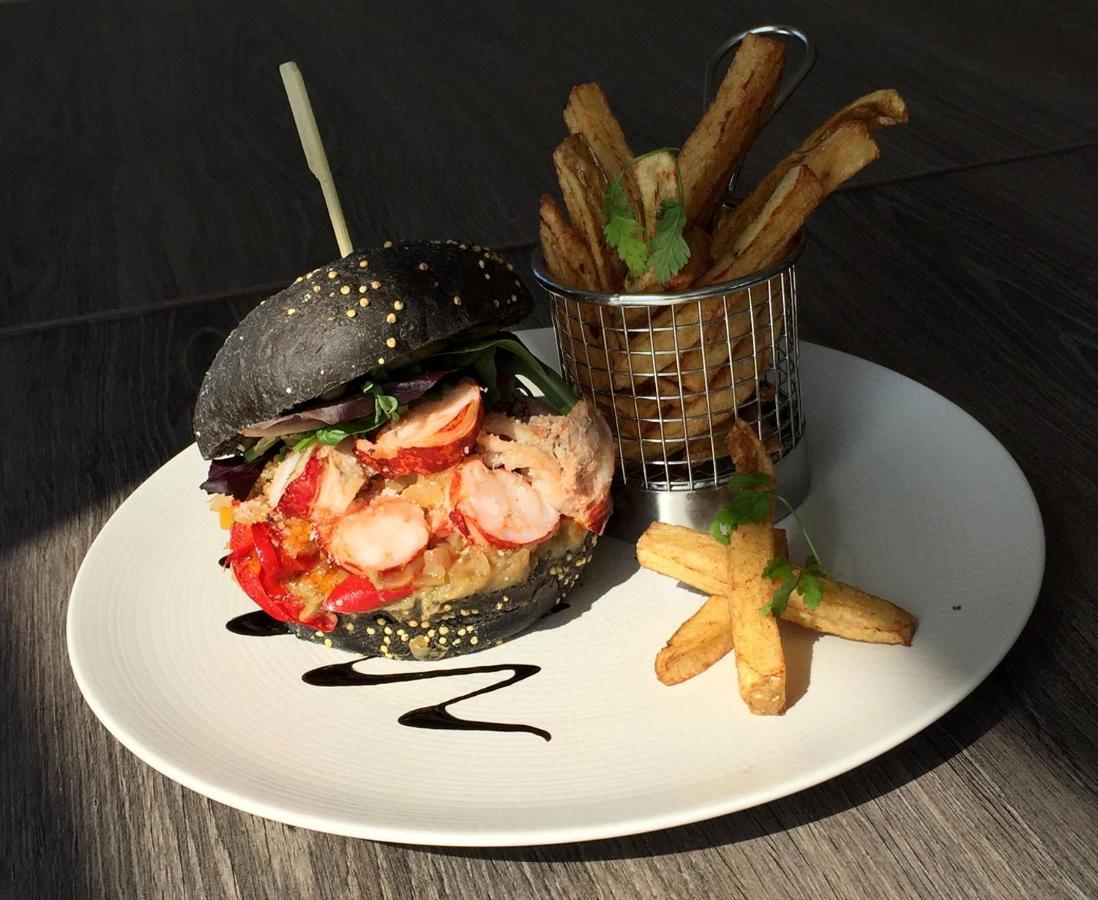 Logis Hotel & Restaurant Les Mouettes - Larmor Plage, Proche De Lorient 外观 照片