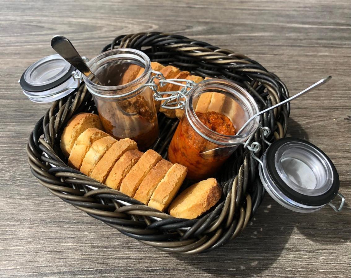 Logis Hotel & Restaurant Les Mouettes - Larmor Plage, Proche De Lorient 外观 照片